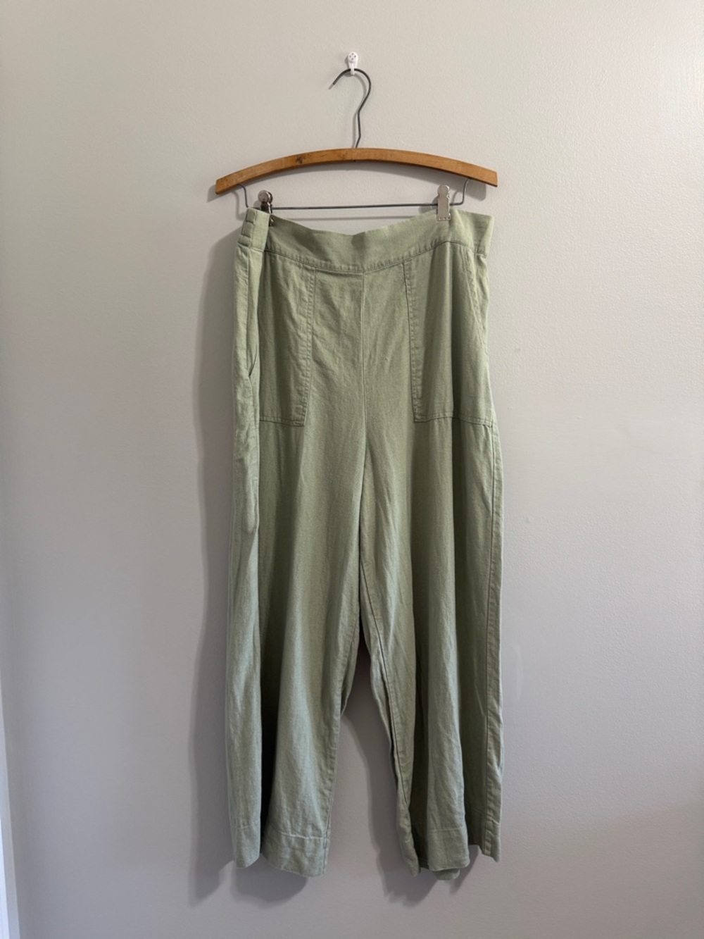 Kenzie Light Green Wide Leg Women's Cropped Pants